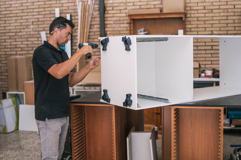 The Benefits of Professional Moving Services | Removals in Burntwood